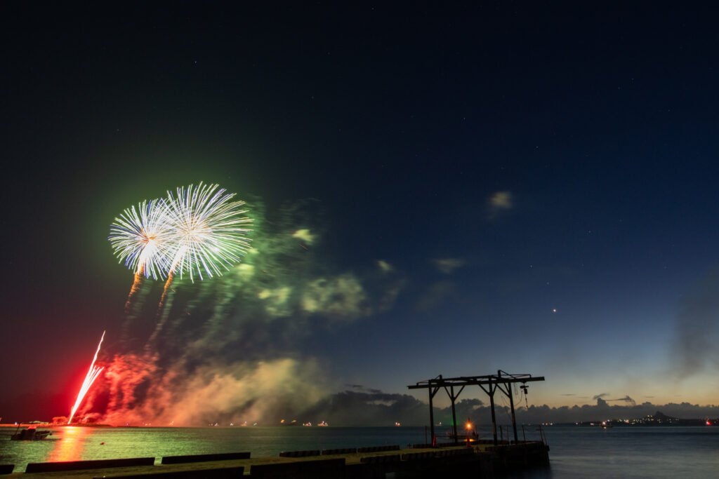 VentureInOki photo of fireworks shooting